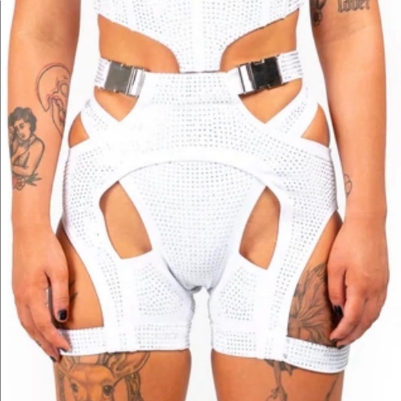 LIPT Label white morph shorts - Picture 2 of 5